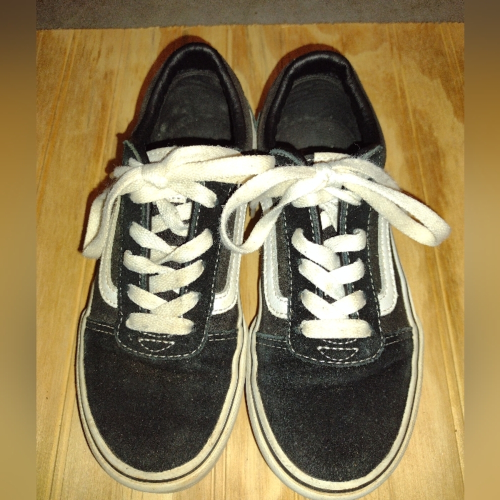 Vans black and white low top skate sneaker size 2.